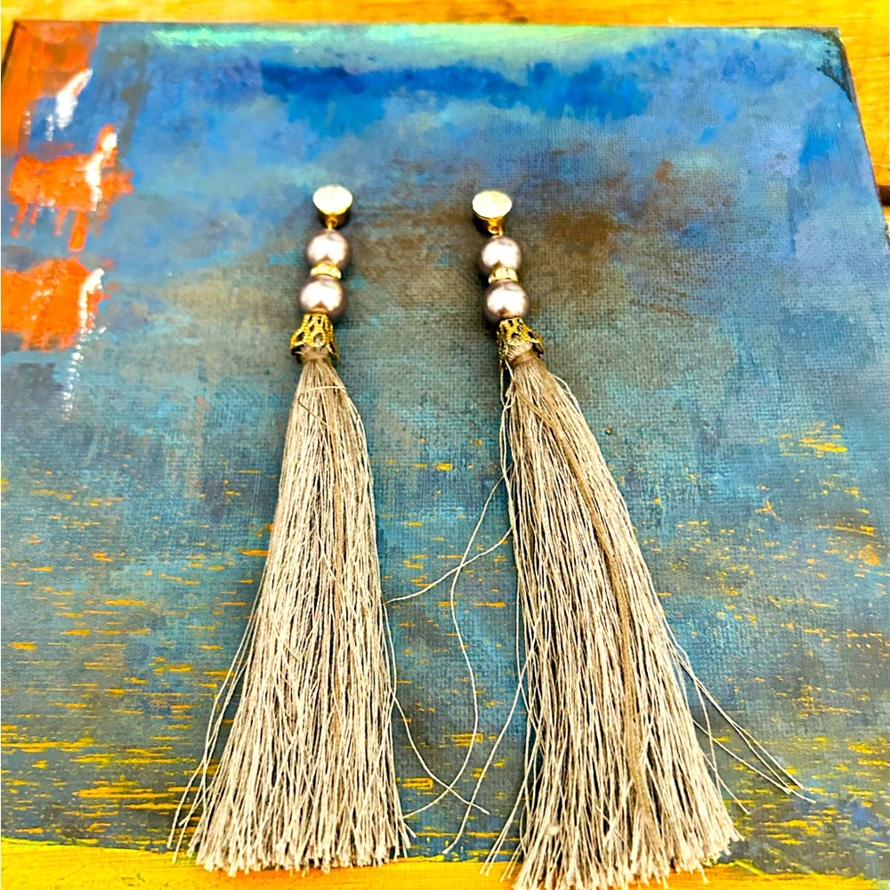 SHAKE IT OFF ! WITH THESE GROOVY FRINGE EARRINGS! 🥰🙌🏻❤️